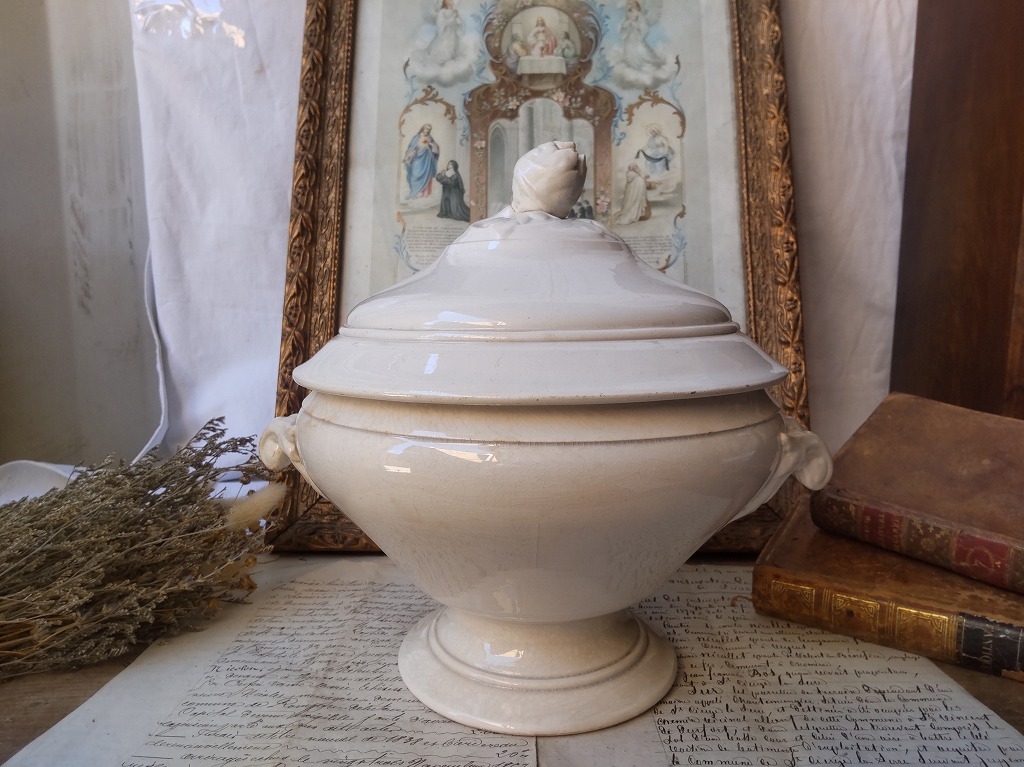 ☆フランス アンティーク サルグミンヌ 白い 陶器 スーピエール 1900年