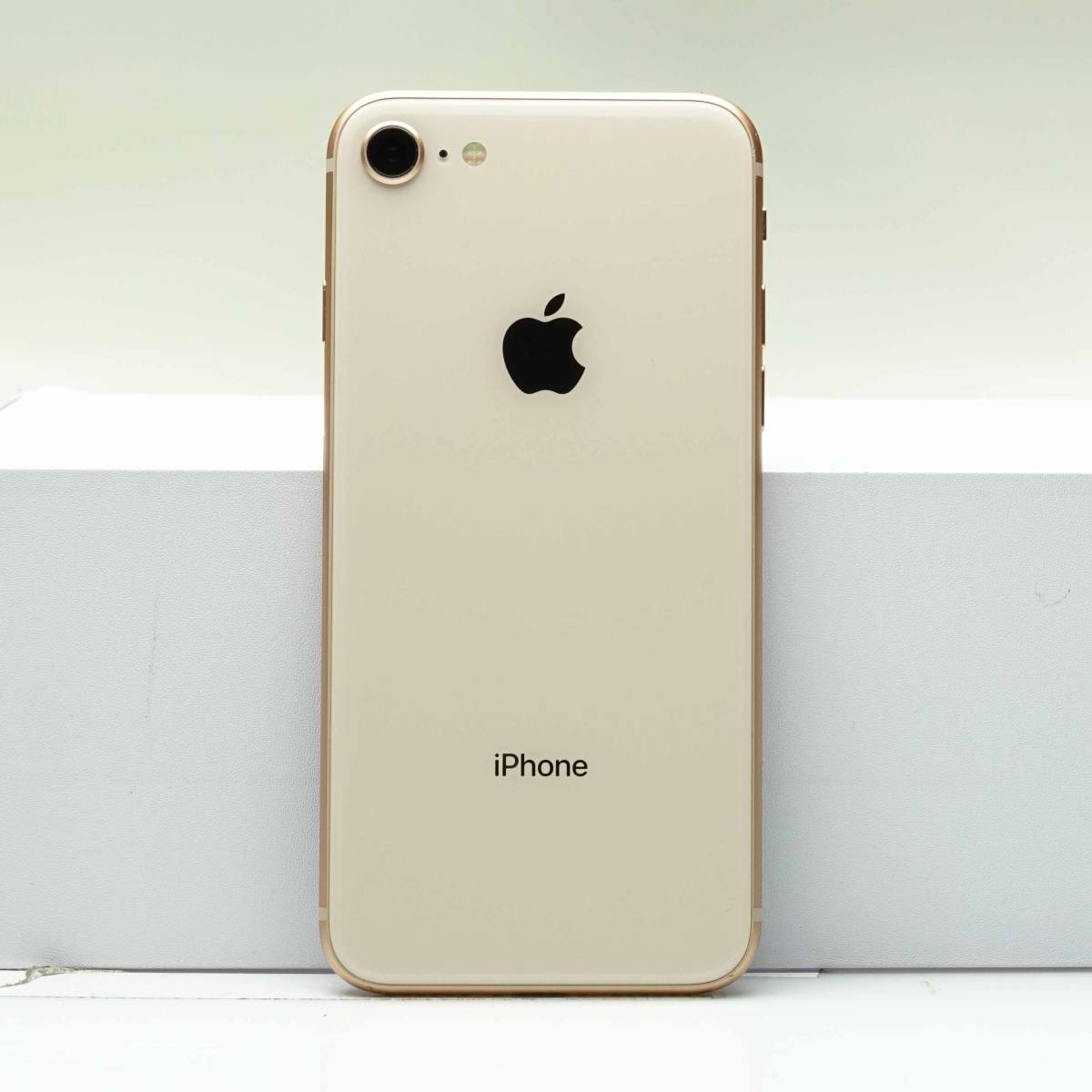 iPhone 8 64GB SIMフリ― ゴールド 中古本体 MQ7A2J/A 白ロム スマホ