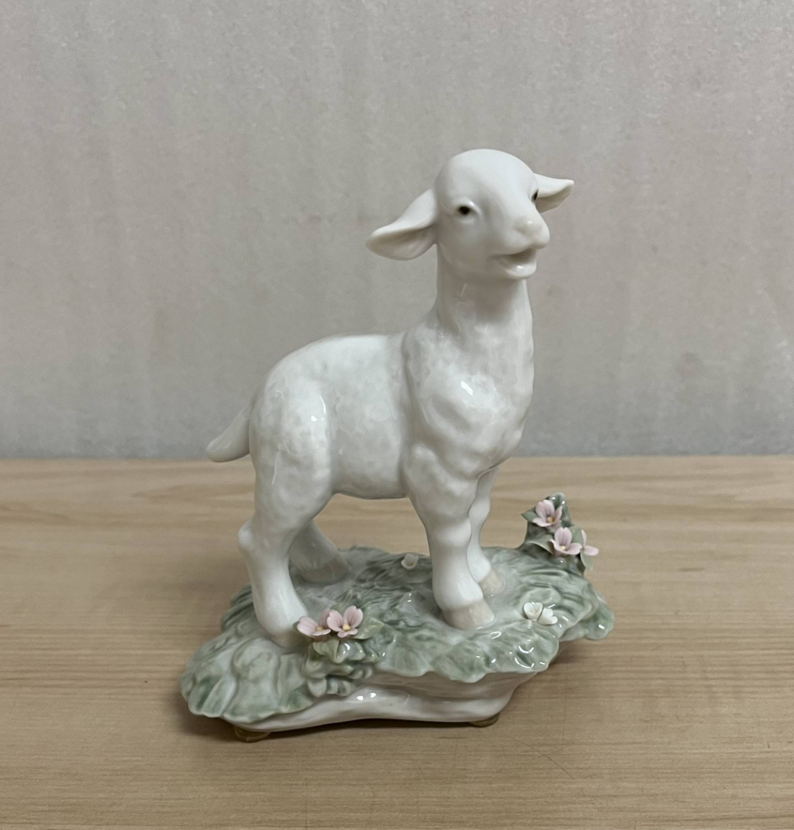 リヤドロ　仔羊　動物　フィギュア　フィギュリン　人形　置物　陶器　インテリア小物 リヤドロ仔羊動物フィギュアフィギュリン人形置物陶器インテリア小物