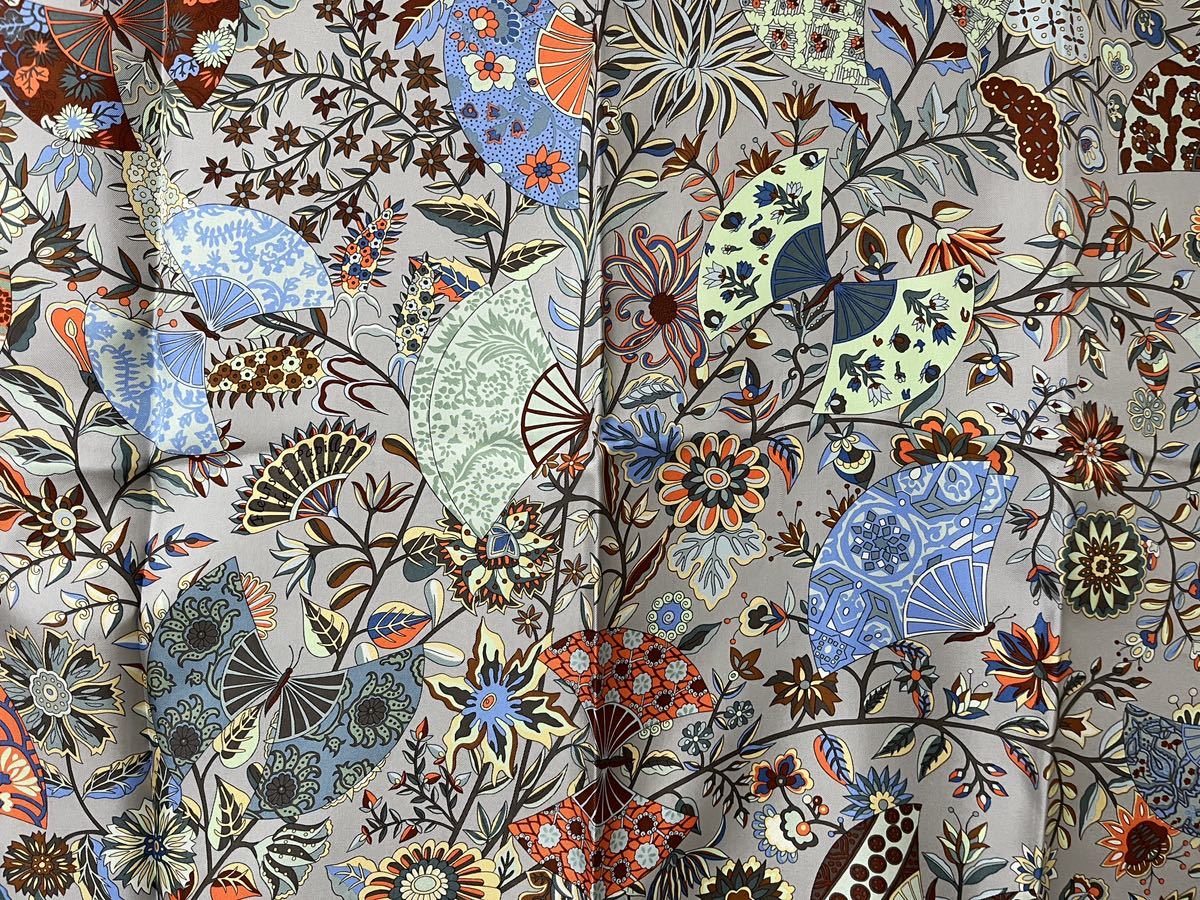 エルメス カレ90 スカーフ HERMES et FLEURS カレ 0 PLUMES シルク100 