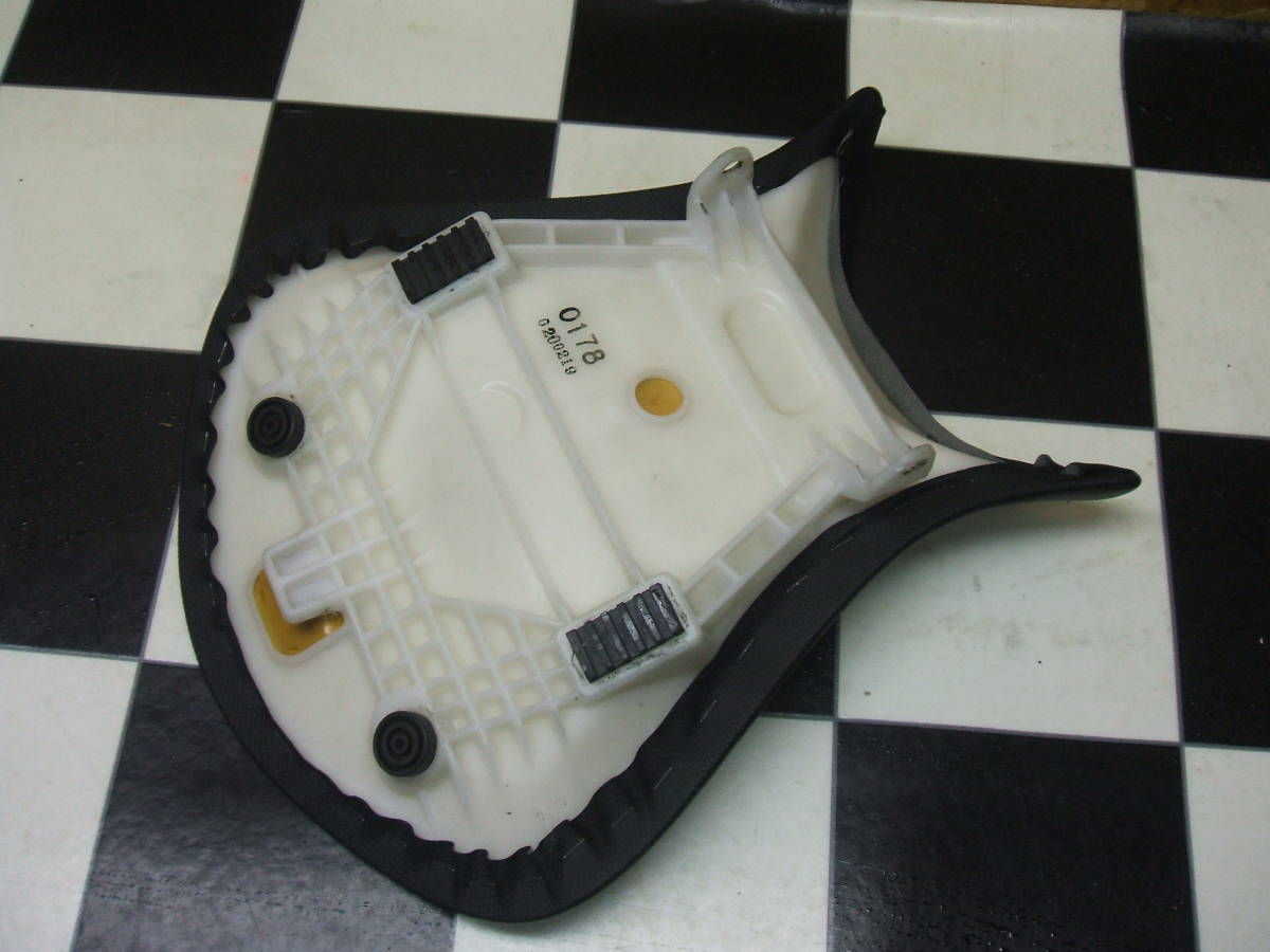 ZX-6R純正シート前_破れなし交換に。19年～⁄フロント⁄メイン