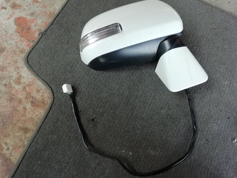 H24　ノア　ZRR70　右ドアミラー ウインカー付　070　7P