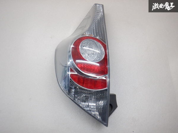 点灯OK トヨタ純正 NHP10 アクア 前期 LED テール テールランプ テールライト 左 左側 助手席側 STANLEY 52-252 棚A1E
