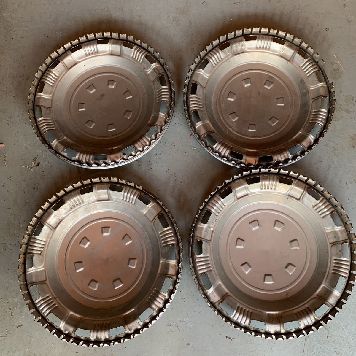送料込 MS60クラウン 純正ホイールキャップ 4枚クジラ MS50 MS52 