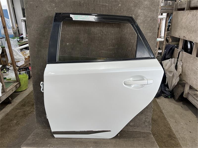 トヨタ 純正 オーリス 《 NZE184H 》 左リアドア 67004-12B60 P10500-23002787