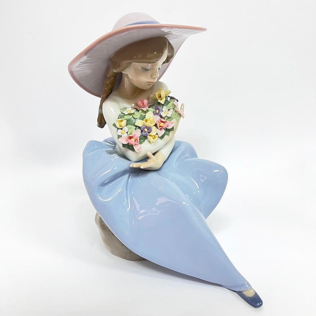 リヤドロ 花の香りに包まれて 5862 LLADRO フィギュリン 陶器人形 置物 