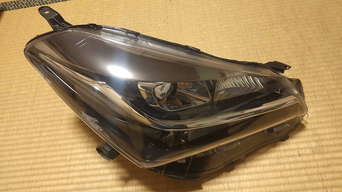 売り切り》 フォルクスワーゲン ティグアン 5NCZE 純正 右 ヘッド