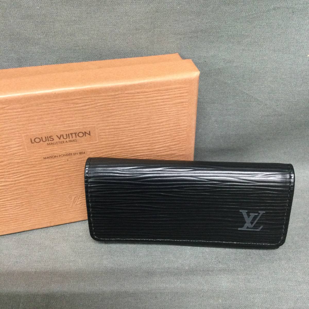 050405　232063　Louis Vuitton　ルイヴィトン　キーケース　キーホルダー　ブランド　ファッション小物　　　　　　