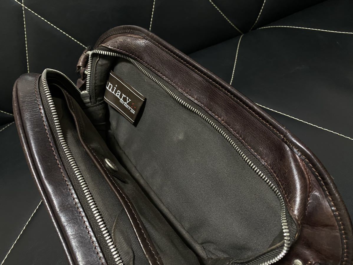 アニアリ Aniary レザーボディバッグ 11-07000 中古ダークブラウン
