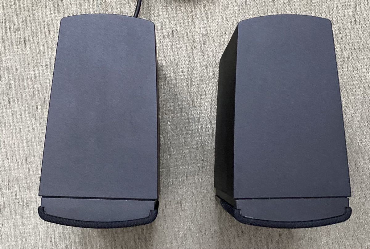 BOSE Companion 2 Series III multimedia speaker system ポーズ