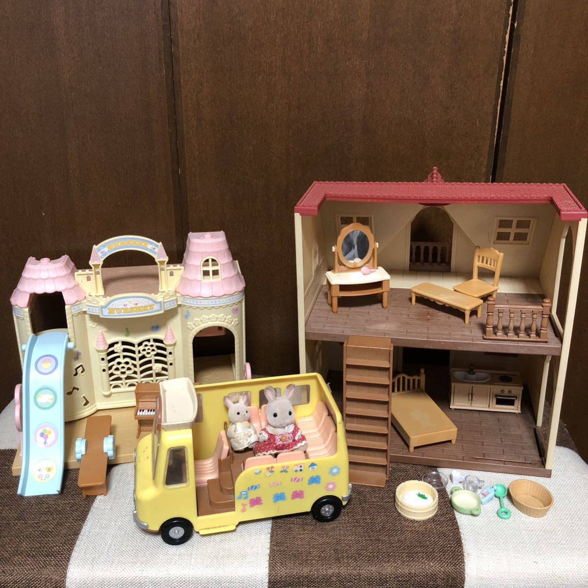 シルバニアファミリー 赤い屋根のおうち 森のたのしい幼稚園 バス 小物 