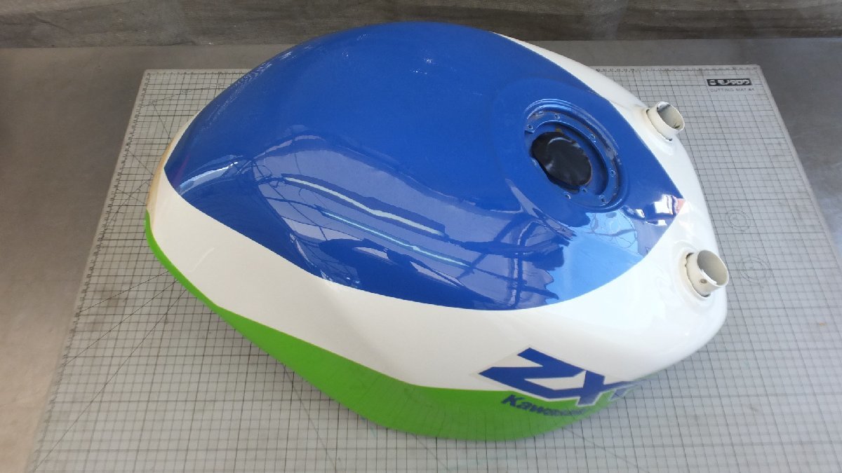 ARK ZXR750 ガソリンタンク 緑青白 NOS Kawasaki 希少 検 Ninja