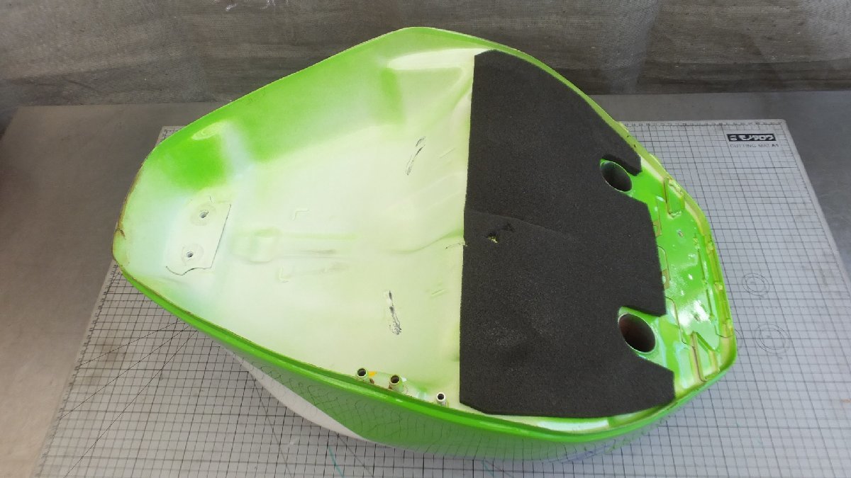 ARK ZXR750 ガソリンタンク 緑青白 NOS Kawasaki 希少 検 ARK 検