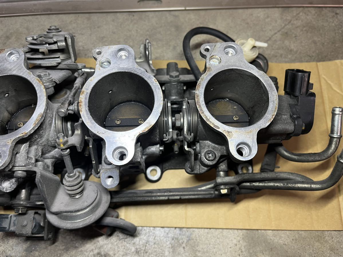 AE86流用に AE101純正 4スロ 5バルブ 4連スロットル AE111 4AG 4A-G