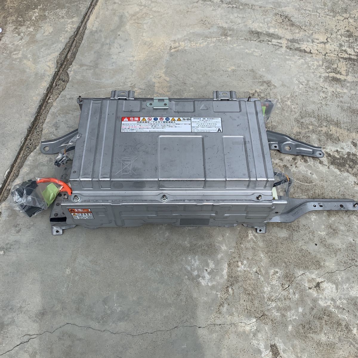 アクアNHP10 ハイブリッドバッテリー