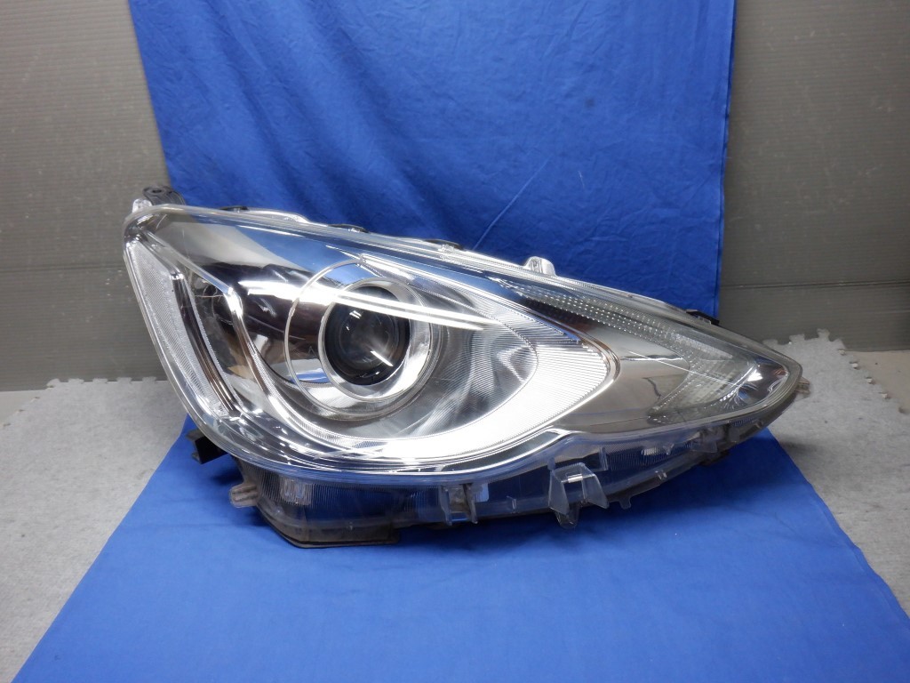 新品，格安 アクア NHP10 中期 右ヘッドライト LED 52-293 刻印：H Y7302(ヘッドライト)｜売買されたオークション情報、yahooの商品情報をアーカイブ公開 - オークファン トヨタ用