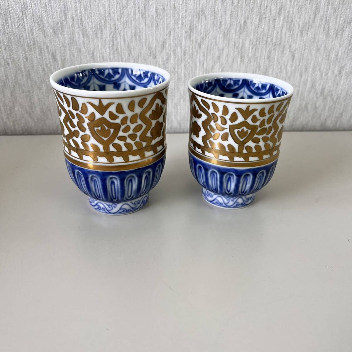 未使用品　其泉 夫婦茶碗　湯呑み　セット 有田焼 賞美堂 其泉 夫婦湯呑 日本の陶磁 アンティーク、コレクション
