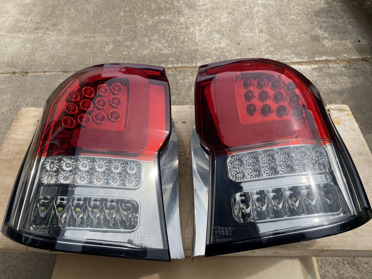 カローラフィールダー　LEDテールランプUSED