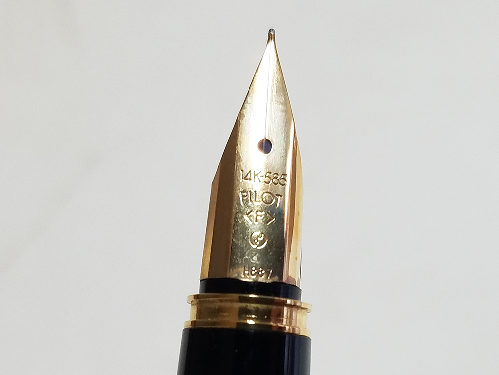 PILOT 万年筆 ペン先14K ケース付き グリーン×ゴールド パイロット a12】 PILOT パイロット 万年筆 585 14K F ブラック 筆記用具 文房具