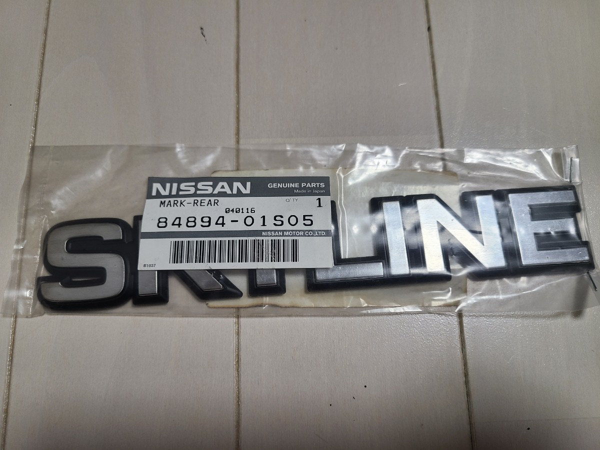 日産スカイライン DR30 前期 新品 SKYLINEエンブレム 純正品番 84894 