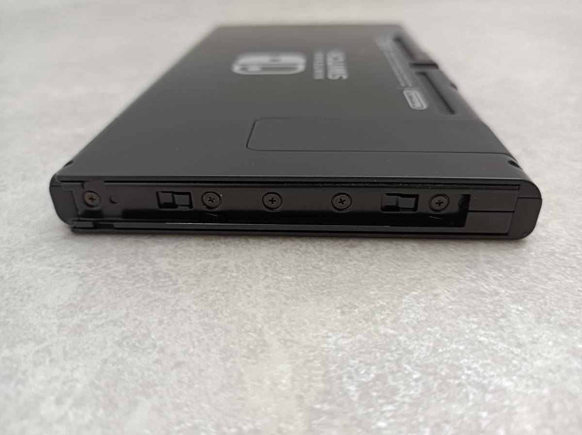 070 A) 【中古品】初期型ニンテンドーSwitch 本体のみ【動作確認・初期