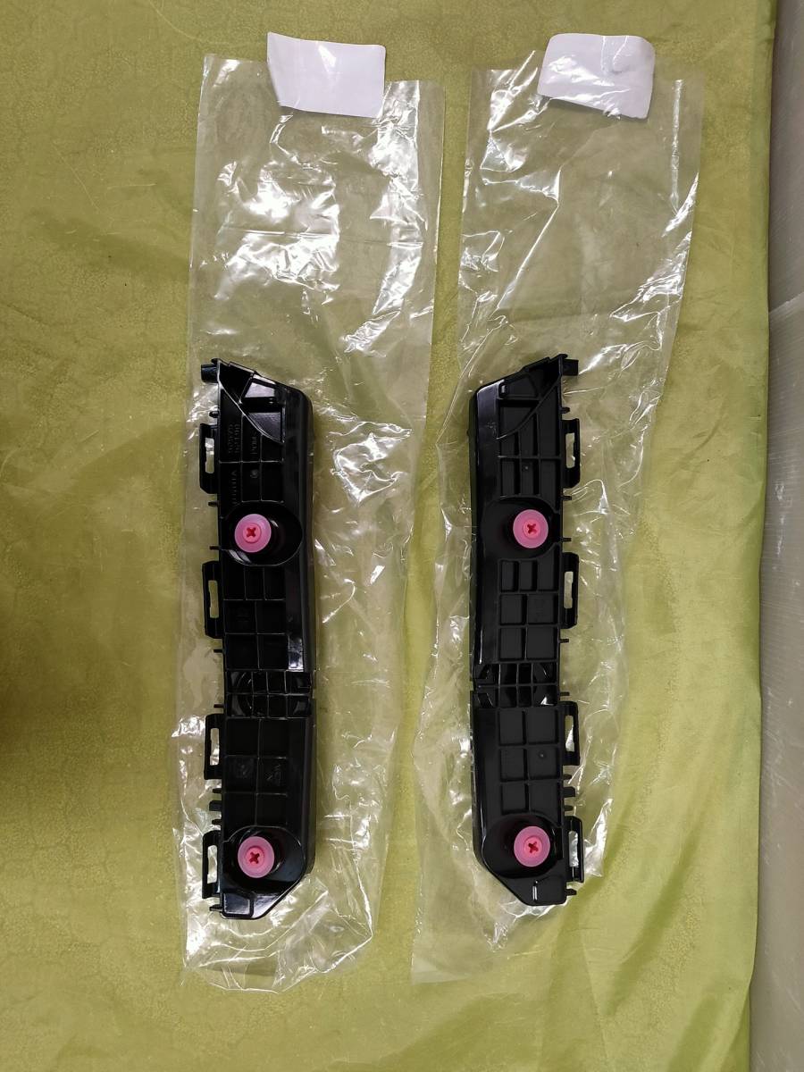 品 ポルテ NCP141 リアバンパー リテーナー左右 52575-52190 52576