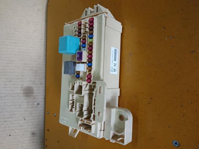 【人気，正規品】 ミライース DBA-LA300S ヒューズボックス 82600-B2480 198938