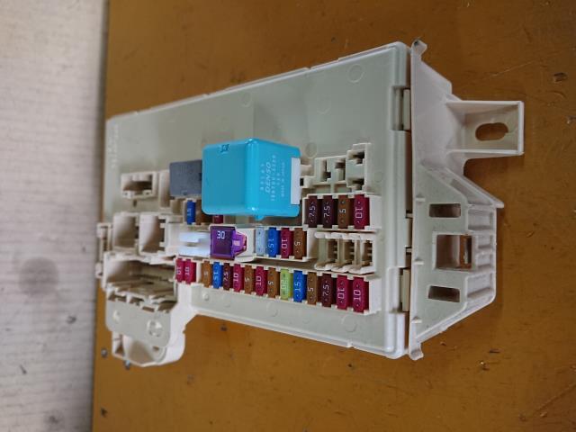 【人気，正規品】 ミライース DBA-LA300S ヒューズボックス 82600-B2480 198938