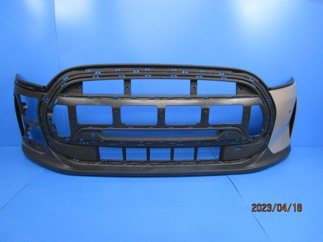 お得，大得価 凹みなし BMW MINI ミニ ワン F55 F56 後期 純正 フロントバンパー 114129-10 9450543 アイボリーメタリック M082681(フロント)｜売買されたオークション情報、yahooの商品情報をアーカイブ公開 - オーク BMW用