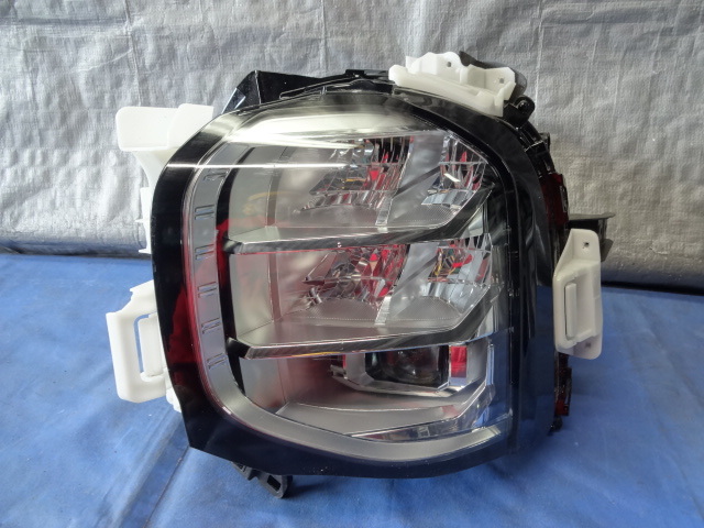 パーツ アウトランダー⁄ヘッドライト左⁄LED⁄純正⁄5LA-GN0W⁄8301D499