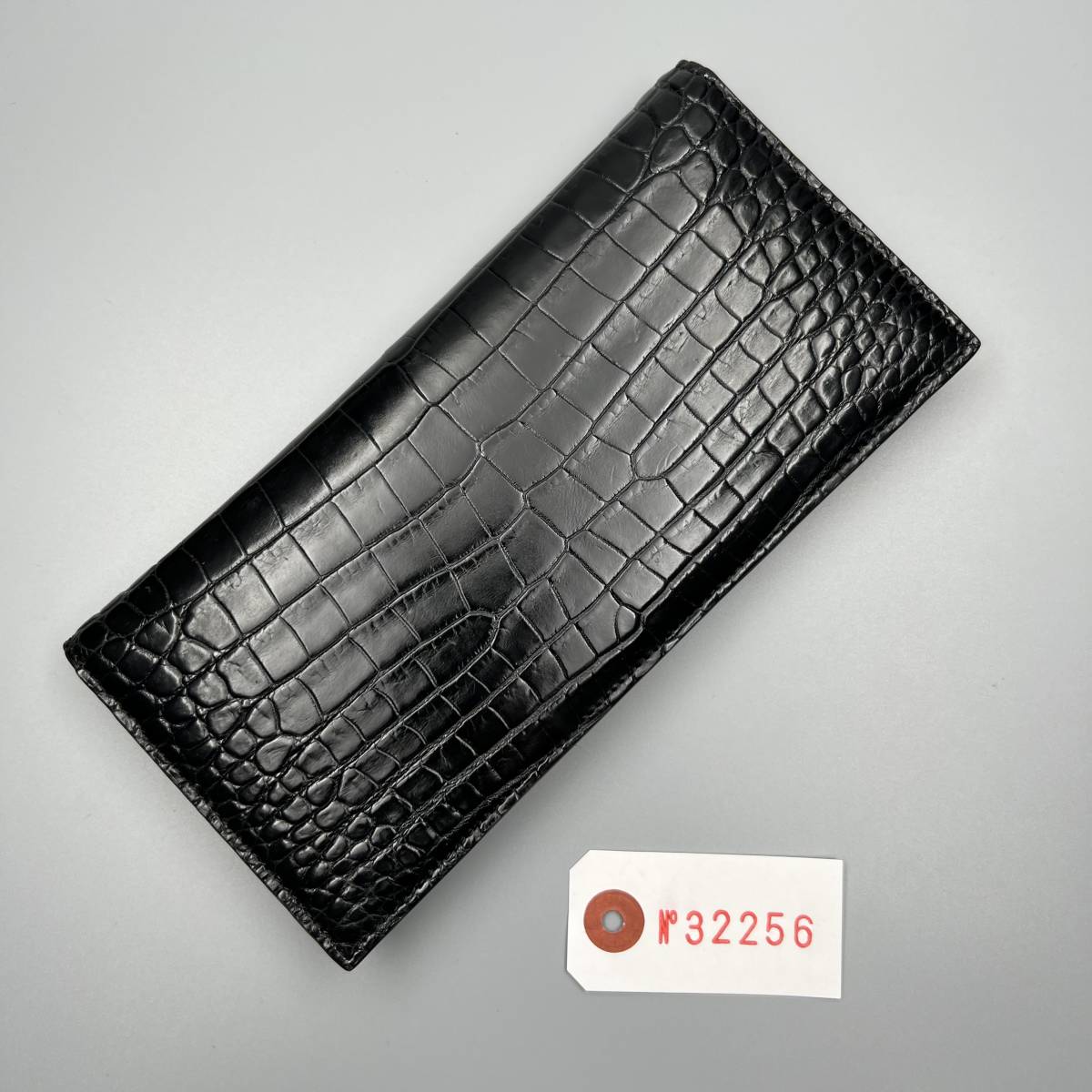 【無双】シャムクロコダイル ワニ革本物 長財布 二つ折り財布 内外総ワニ革　一枚革　艶あり　ビジネス財布 黒　実物写真NO.32256