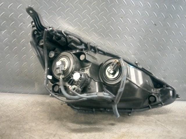 アクア DAA-NHP10 左ヘッドライトASSY G GS 082 コイト 52-244