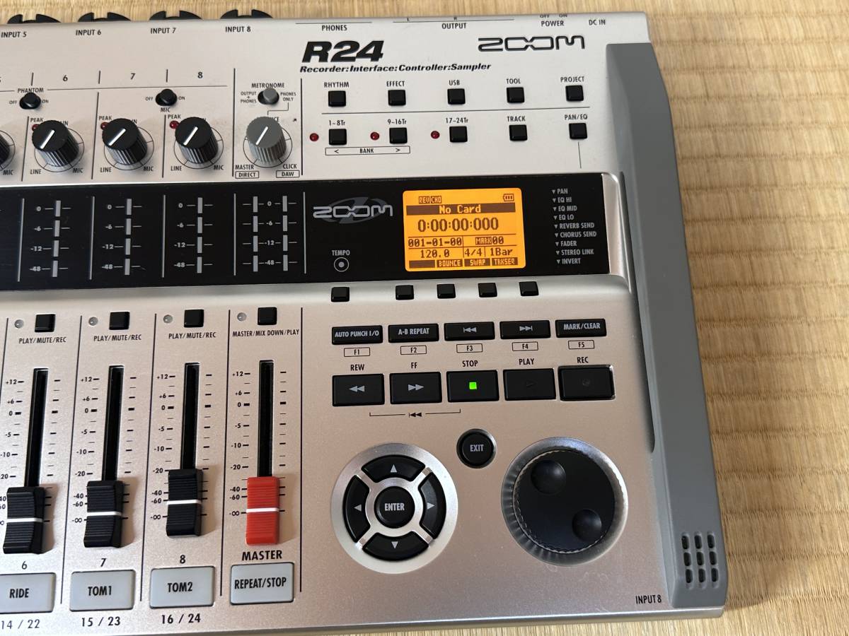 ZOOM R24 マルチトラックレコーダー Zoom R24 マルチトラック