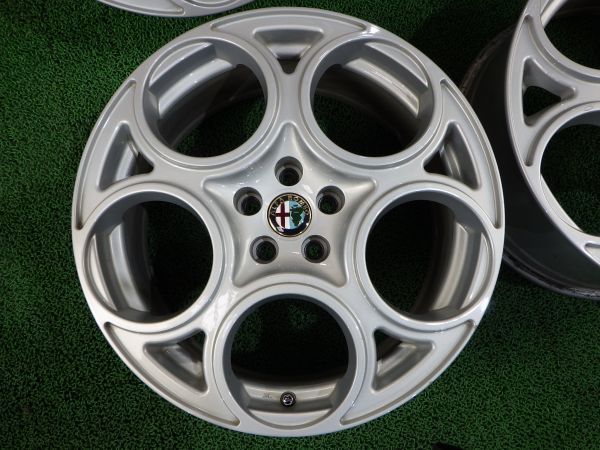 アルファロメオ 147GTA純正アルミホイール/60676373 17x7.5J 5穴 98 +35 4本SET／中古 若干の傷あり／本州四国九州4，000円/島田市手渡し可 アルファロメオ 中古タイヤ・ホイール専門店 | ALFAROMEO アルファロメオ147&frasl;156GTA純正 アルファGT