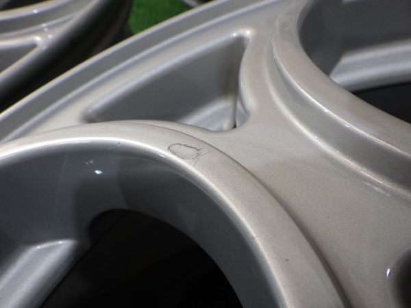 アルファロメオ 147GTA純正アルミホイール/60676373 17x7.5J 5穴 98 +35 4本SET／中古 若干の傷あり／本州四国九州4，000円/島田市手渡し可 アルファロメオ 中古タイヤ・ホイール専門店 | ALFAROMEO アルファロメオ147&frasl;156GTA純正 アルファGT
