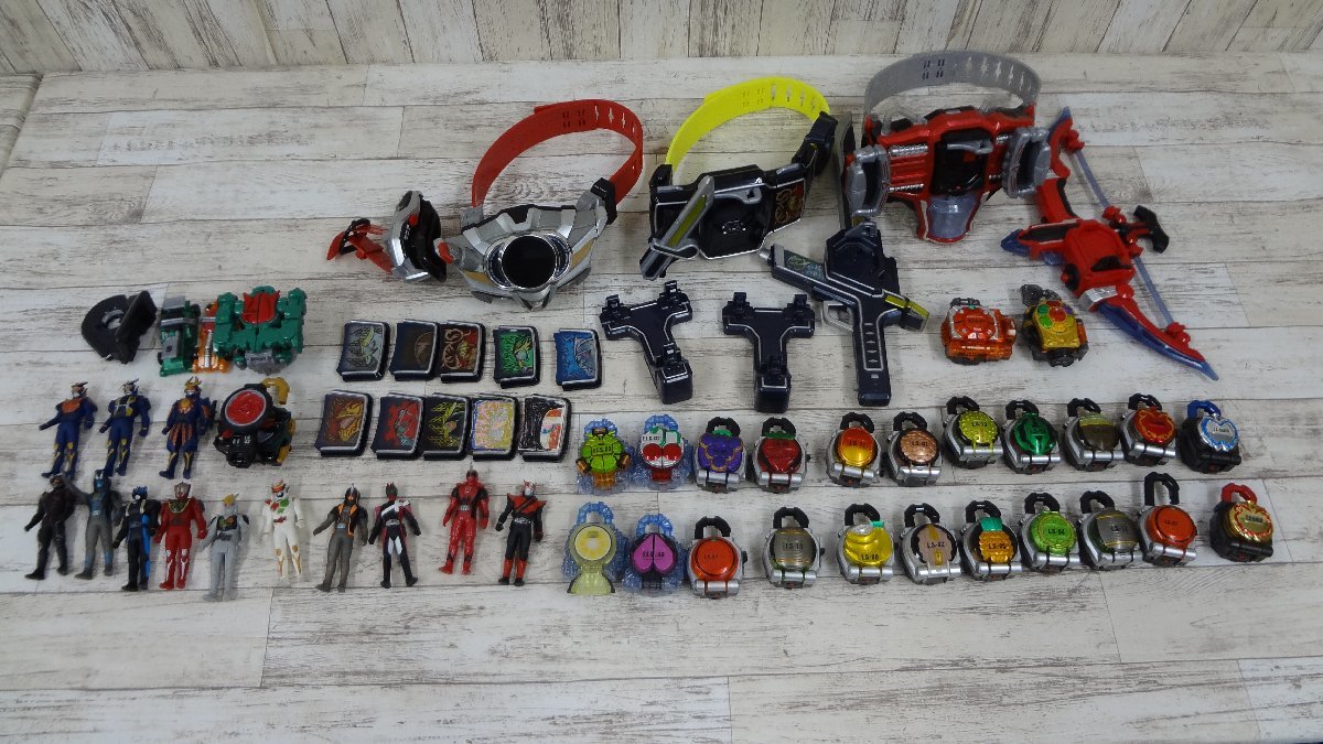 067B 仮面ライダーまとめ 戦極ドライバー ゲネシスドライバー ソニックアロー ロックシード など 【ジャンク】