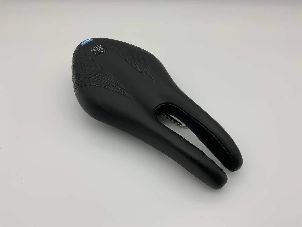 痛くない！】ISM アイエスエム PL1.0 黒 サドル ロング トライアスロン 