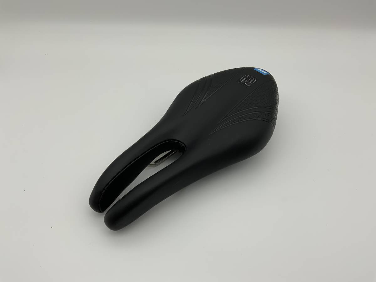 痛くない！】ISM アイエスエム PL1.0 黒 サドル ロング トライアスロン