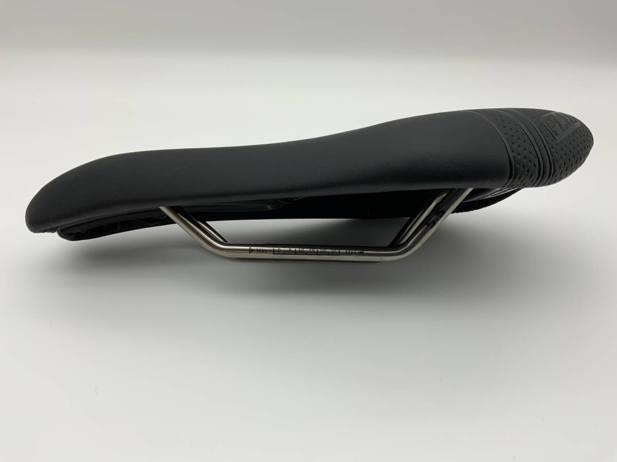 痛くない！】ISM アイエスエム PL1.0 黒 サドル ロング トライアスロン