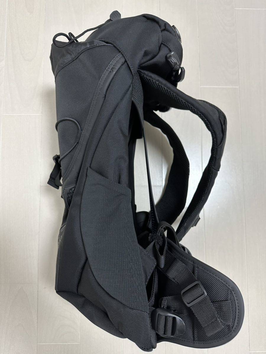 クシタニ KUSHITANI ブラックアウト レッグバッグ ヒップバッグ エアー