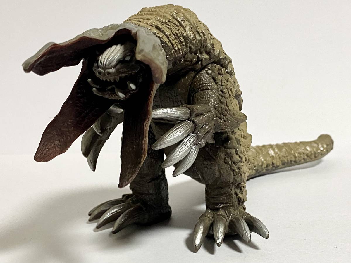 パワードモンスターシリーズ バンダイ ウルトラマンパワード ソフビ