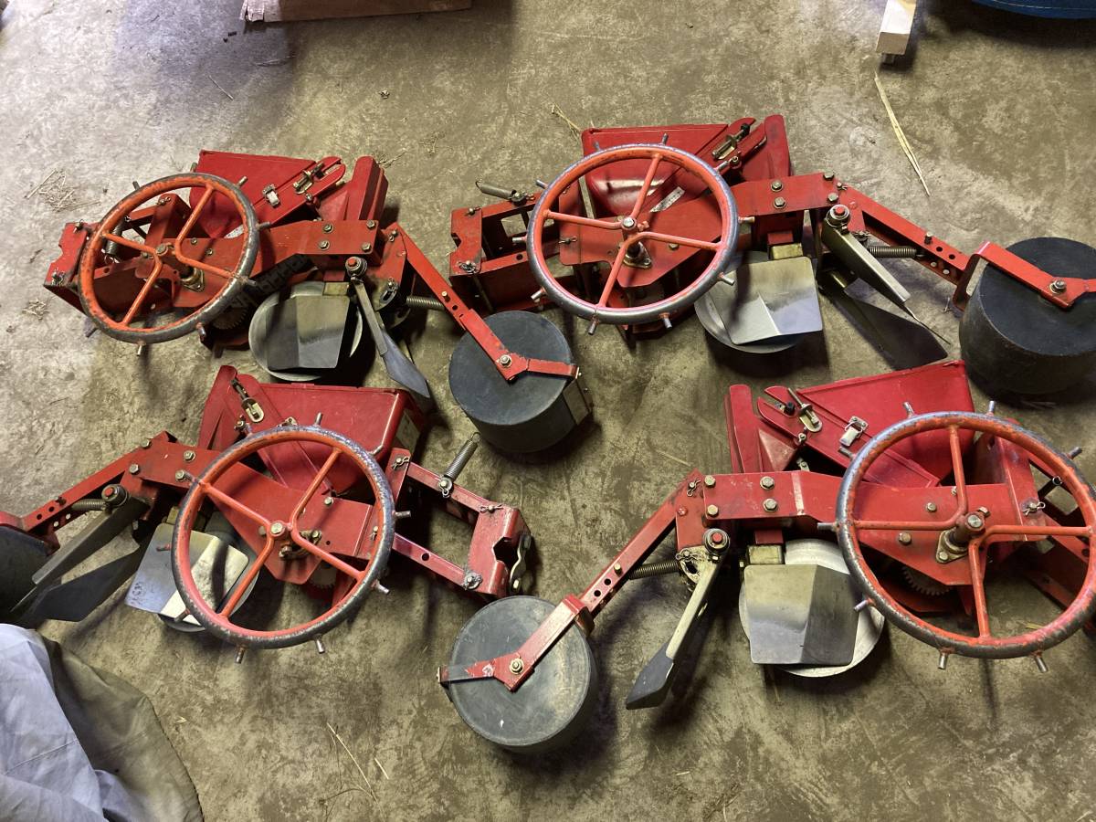 向井工業 種まき機 ごんべえ 4連　大豆用 取り付け金具無し　播種機 種まき機