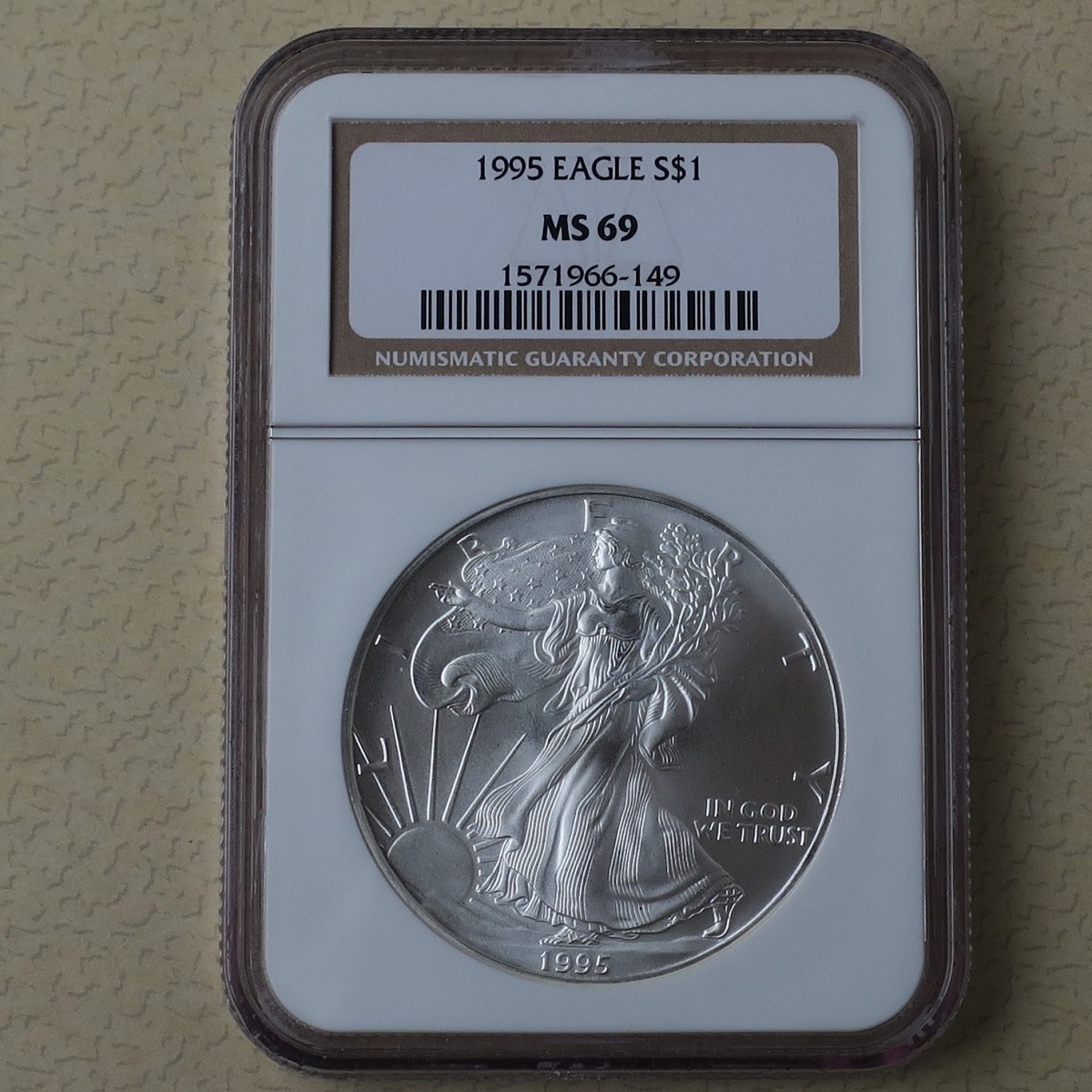 イーグル$1銀貨 NGC MS69 1995年 イーグル$1銀貨NGCMS691995年 【公式
