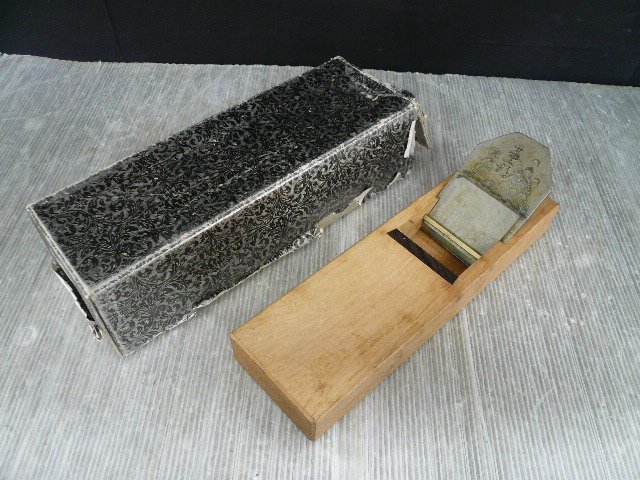  EMB-63048-47 大工道具 鉋 かんな 甚五郎 栄 箱付き(かんな)｜売買されたオークション情報、yahooの商品情報をアーカイブ公開 - オークファン かんな