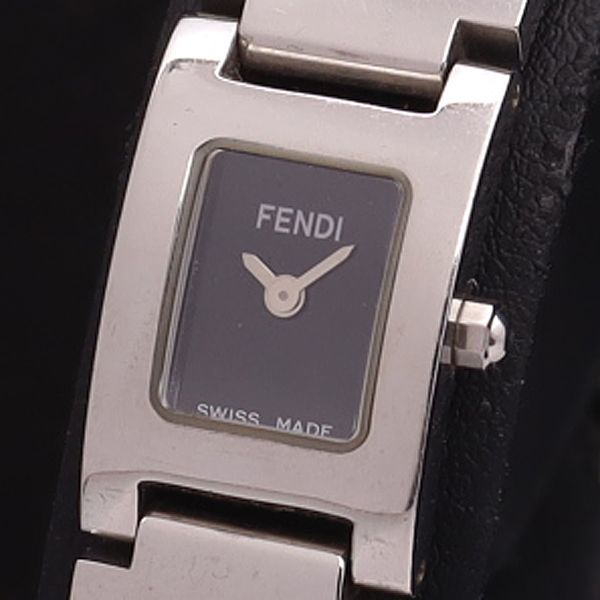 FENDIレディース時計　クォーツ　黒文字盤 1円 稼働 良品 箱/保証書/コマ3付 フェンディ QZ 3150L スクエア