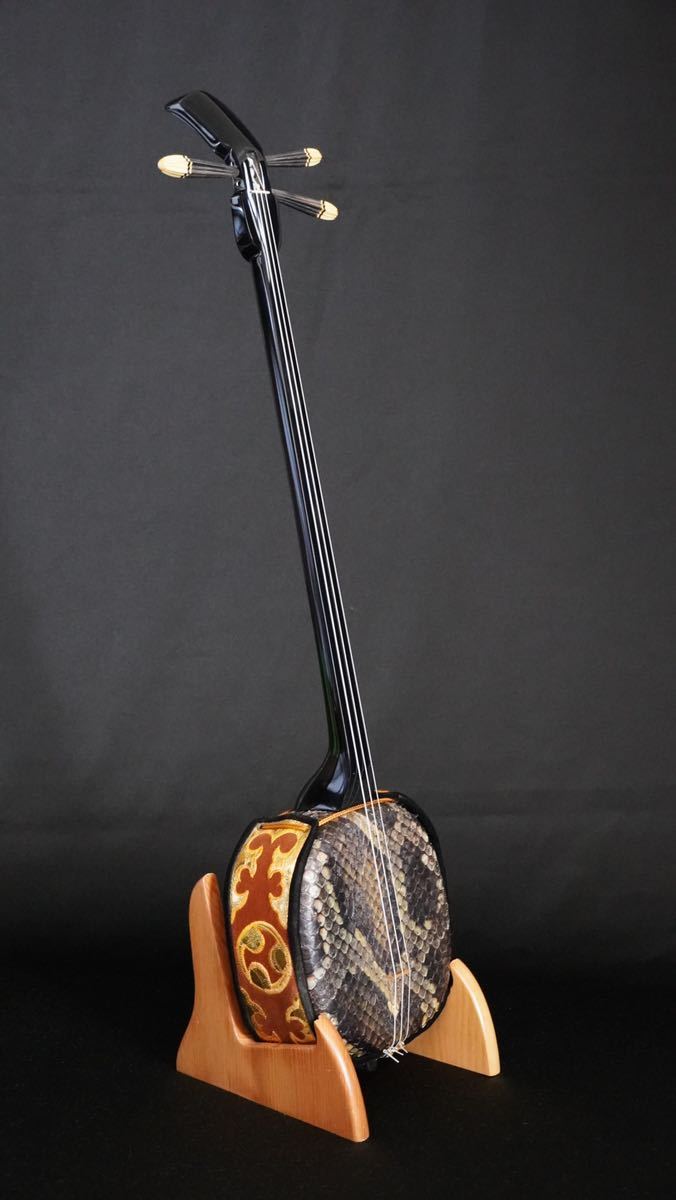 ※最終販売※沖縄三線 湧川開鐘型復刻 八重山黒木材使用三線 新栄堂 /ハードケース付属