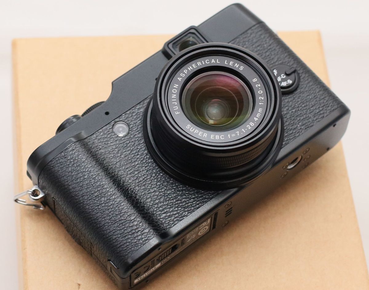 美品】FUJIFILM X-T10 おまけ多数