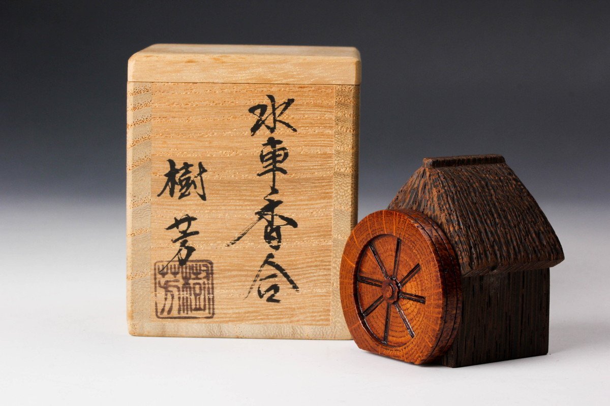 共箱 茶道具 本物保証 佳香石井隆鳳 item しろつめ草蒔絵大棗 -茶道具