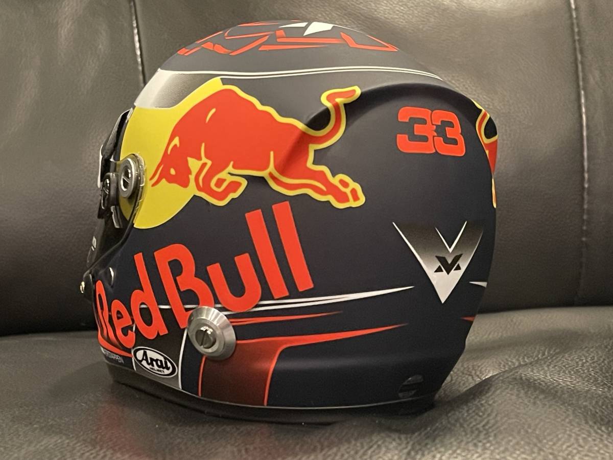 激レア マックス・フェルスタッペン 2018年モデル 1/2 ヘルメット(F1