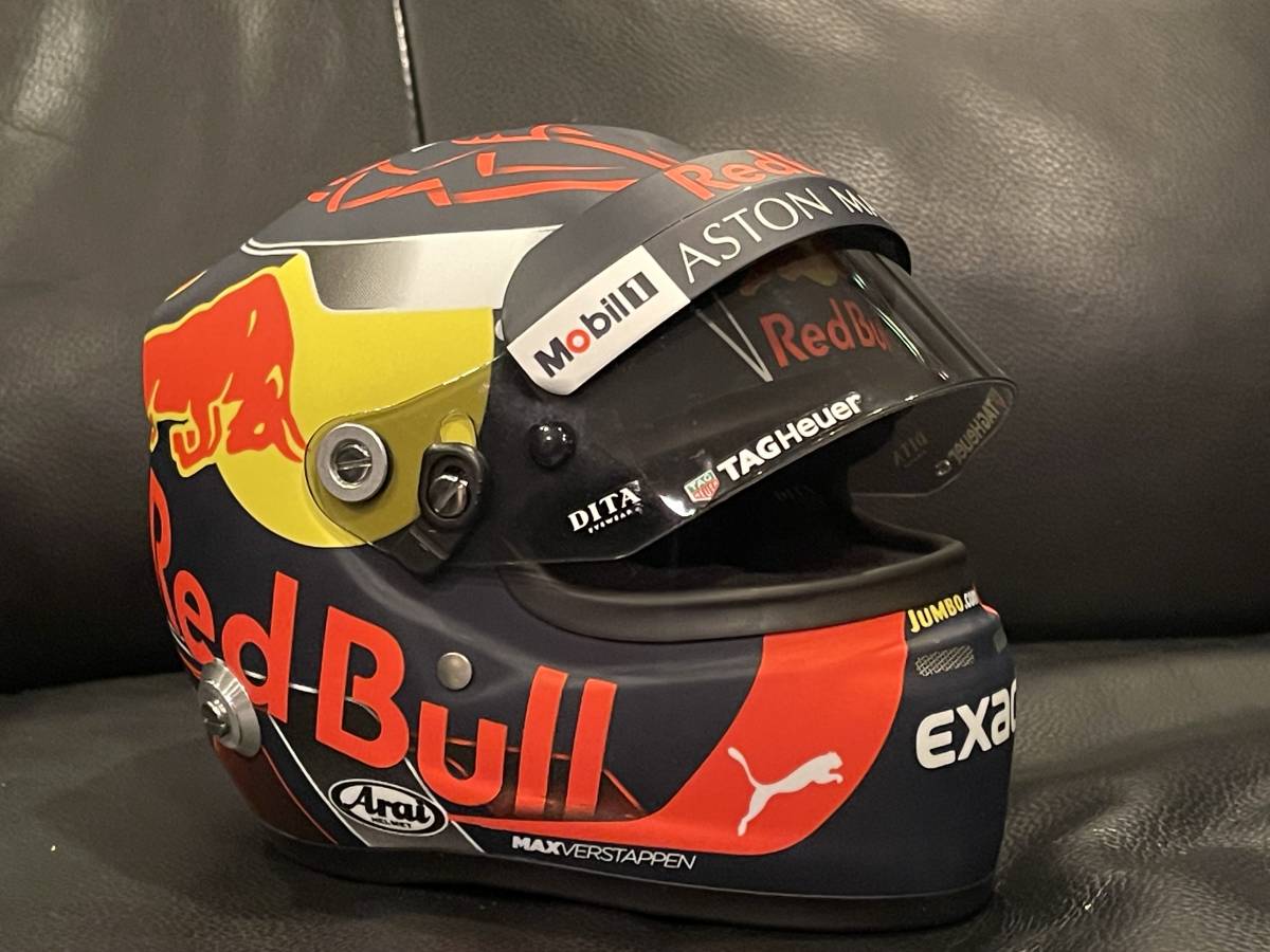 激レア マックス・フェルスタッペン 2018年モデル 1/2 ヘルメット(F1